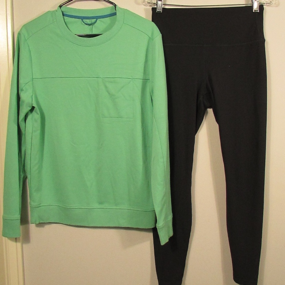 All in Motion Green Sweatshirt & Black Leggings